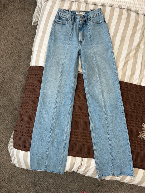 Abercrombie & Fitch Denim - Abercrombie 90s relaxed high rise with seam